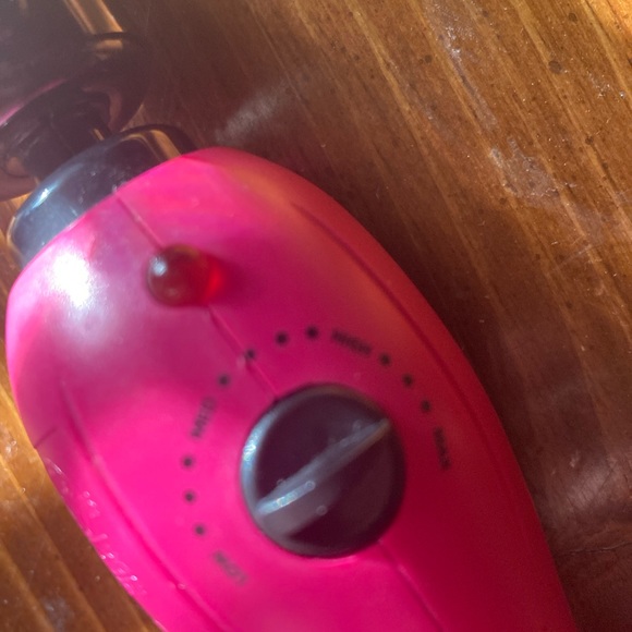 Revlon Salon High Heat Hair Curling Iron Ball Wand wear glove when in use - Picture 2 of 3